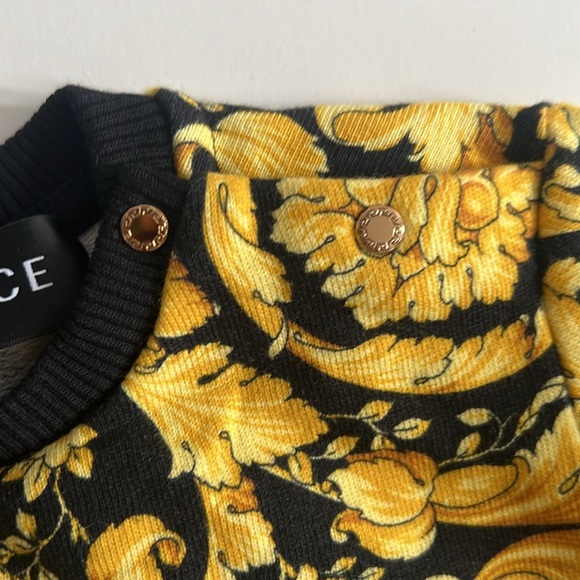 Versace sweater - Picture 4 of 9